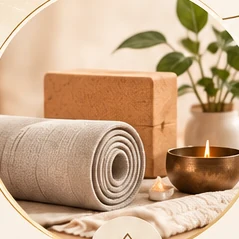 Yogamatte mit Korkblöcken und Klangschale